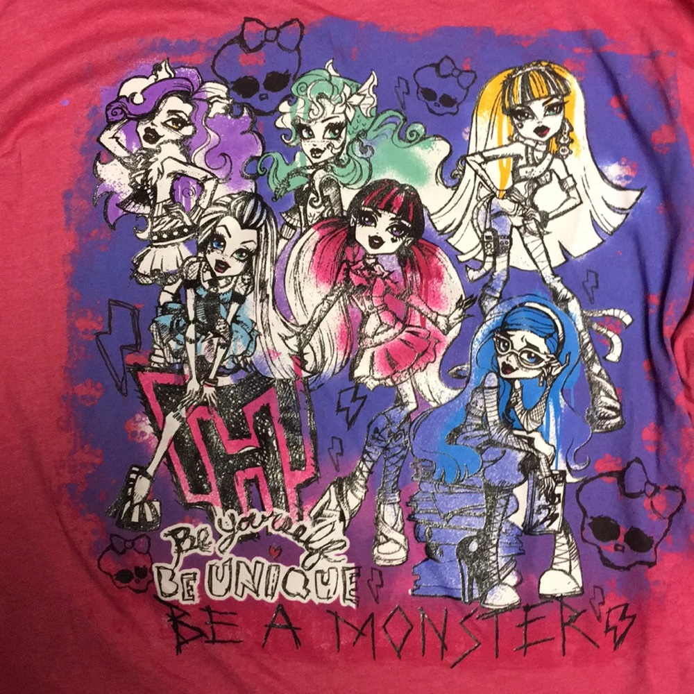 Monster High size 16 Girls wide sleeve pink tshirt great for Halloween EUC